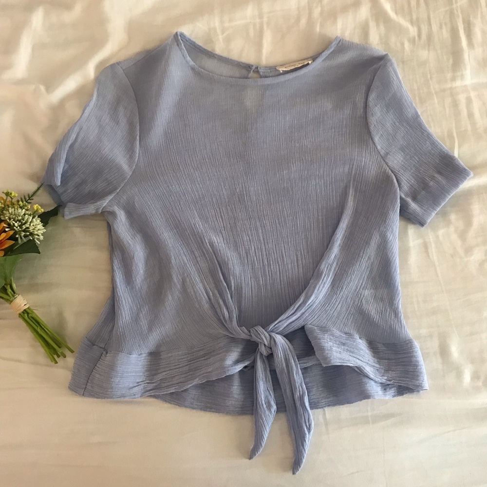 Light Sophie Rue blouse with knotted front
